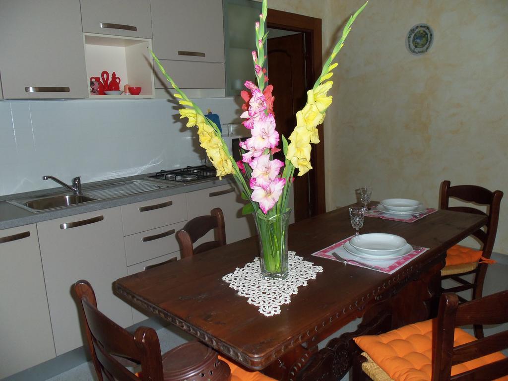Villa Casa Dei Ciliegi CastellʼAlfero Habitación foto